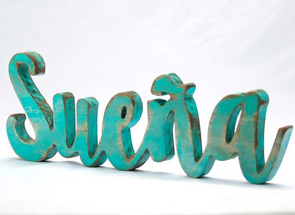 Sueña en madera pintada