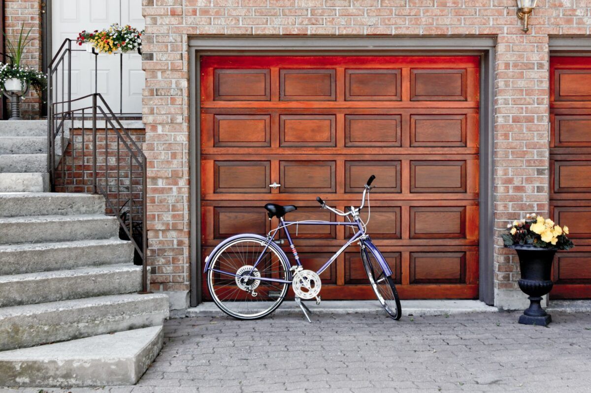 ¿Conoces las ventajas de instalar un motor en la puerta de tu garaje"